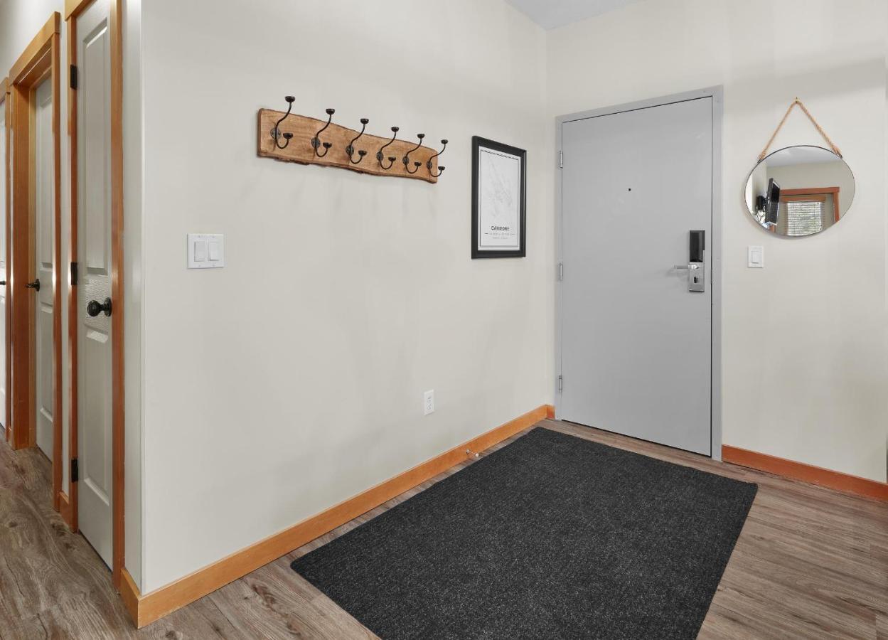 Newly Renovated Grizzly Lodge, Spacious 3Br 2Ba With Open Pool, Hot Tub Canmore Exterior photo