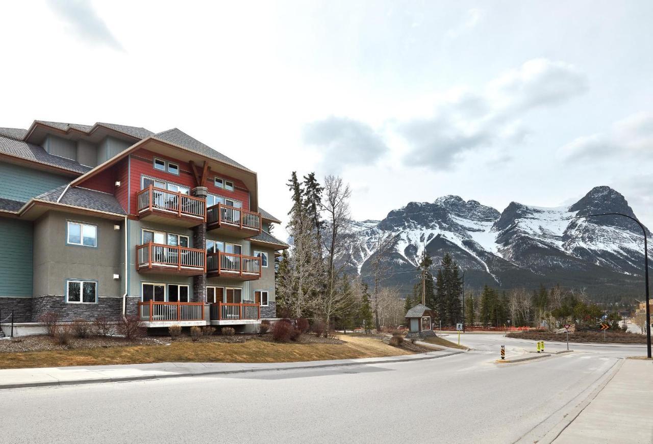 Newly Renovated Grizzly Lodge, Spacious 3Br 2Ba With Open Pool, Hot Tub Canmore Exterior photo